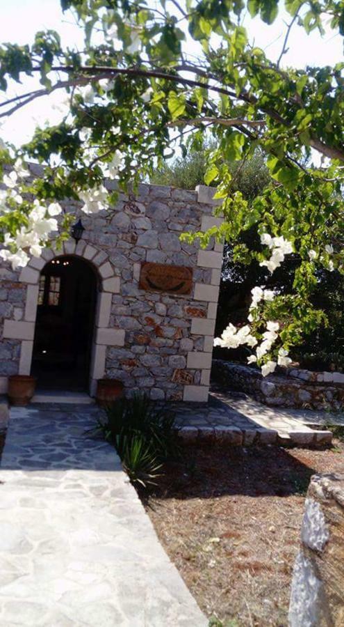 דירות Pírgos Dhiroú Charouda Stone Tower מראה חיצוני תמונה
