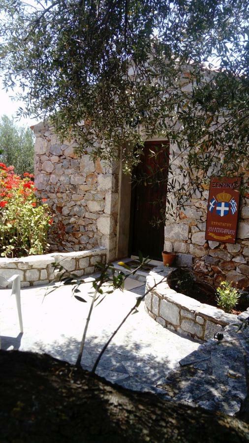 דירות Pírgos Dhiroú Charouda Stone Tower מראה חיצוני תמונה